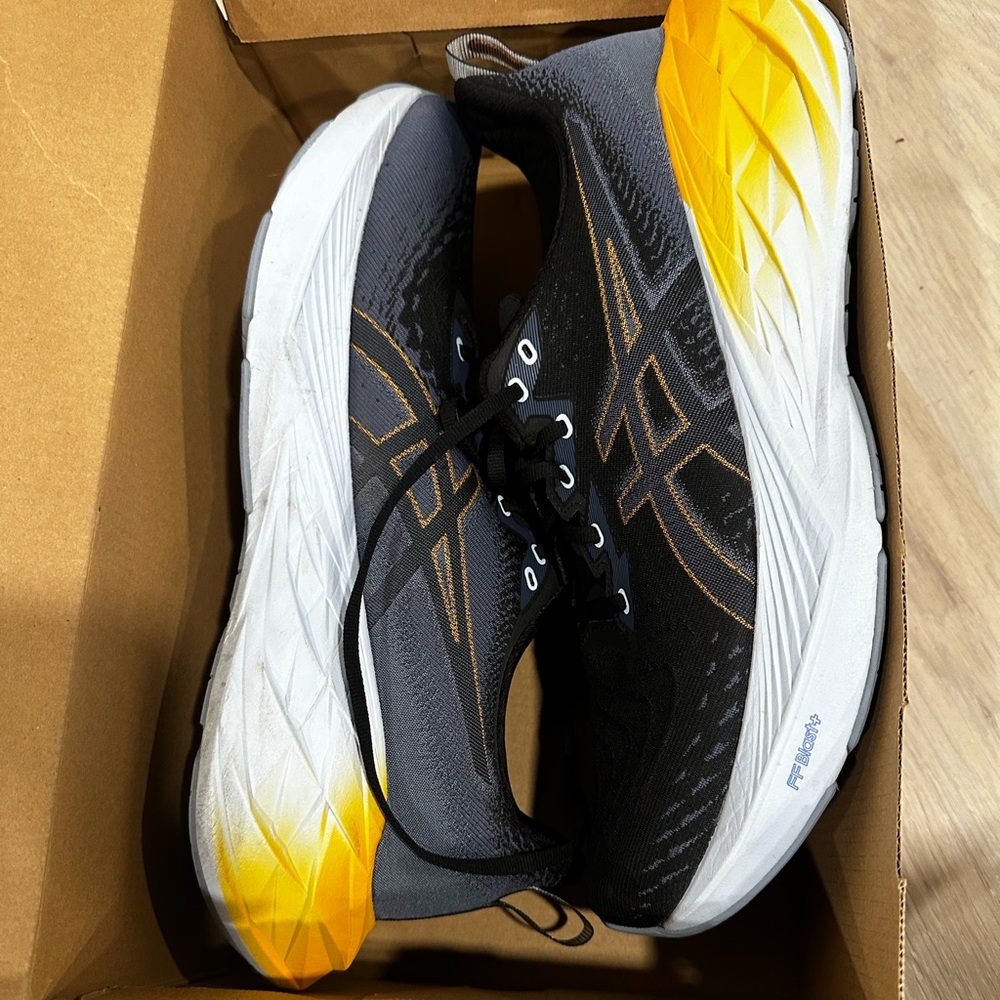 ASICS men size 12.5 sneakers - only worn once